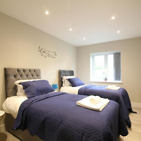 New - Stylish 2 Bed, Farnham Common Apartment Hedgerley Екстериор снимка